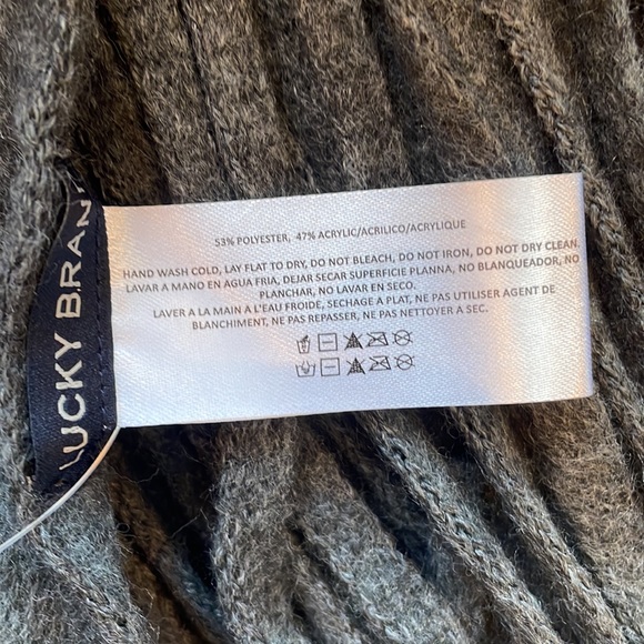 Lucky brand grey scarf, NWT - Picture 7 of 7